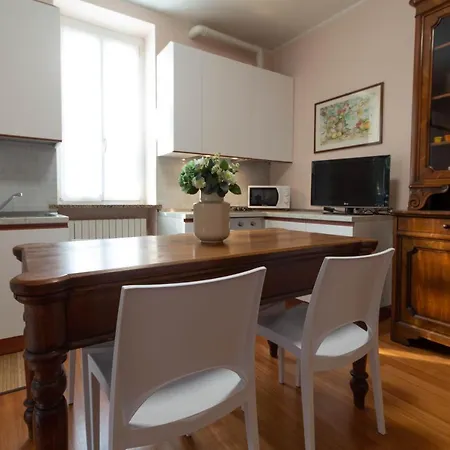 Mamma Ciccia Holiday Home - Guzzi Factory Apartment Mandello del Lario