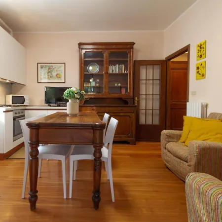 Apartment Mamma Ciccia Holiday Home - Guzzi Factory