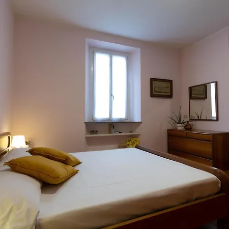 Apartment Mamma Ciccia Holiday Home - Guzzi Factory Mandello del Lario